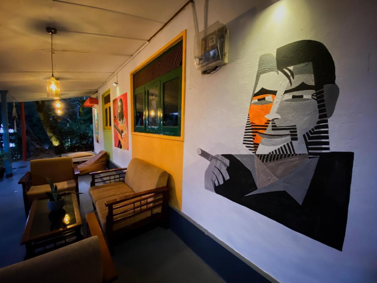 Mad Monkey Hostel And Lounge Елла Екстер'єр фото